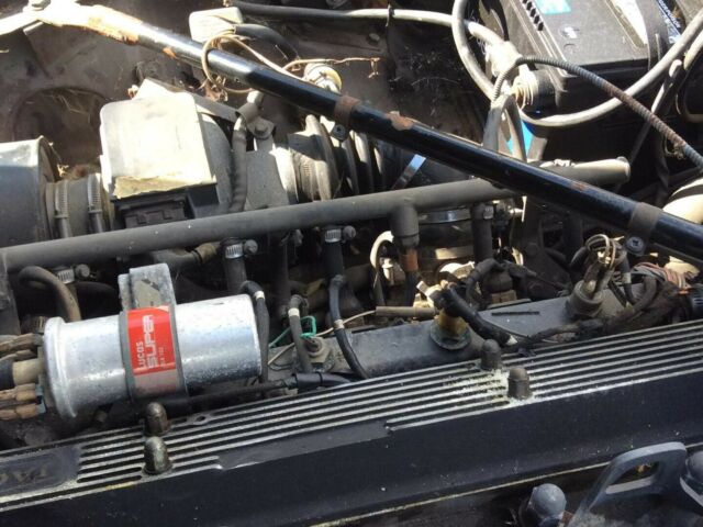 1984 marroon Jaguar XJ6