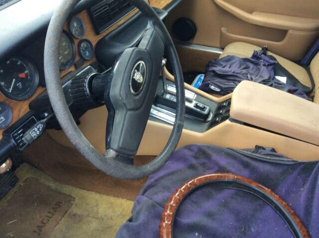 1984 marroon Jaguar XJ6