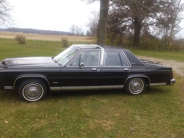 1984 Black Ford Crown Victoria Sedan