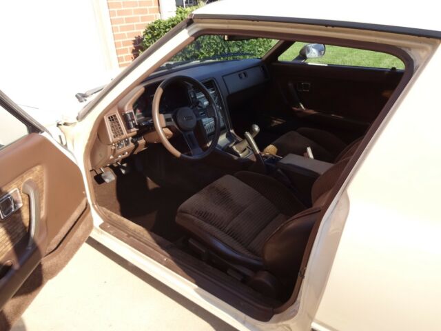 1984 beige Mazda RX-7 Coupe