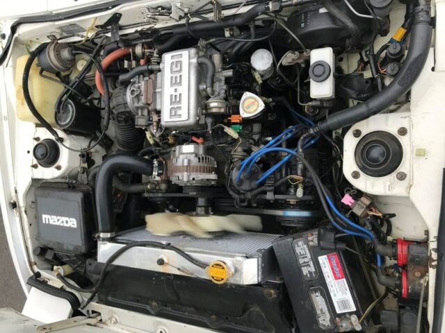 1984 White Mazda RX-7 Coupe