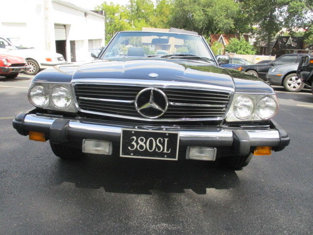 1984 Black Mercedes-Benz SL-Class Convertible