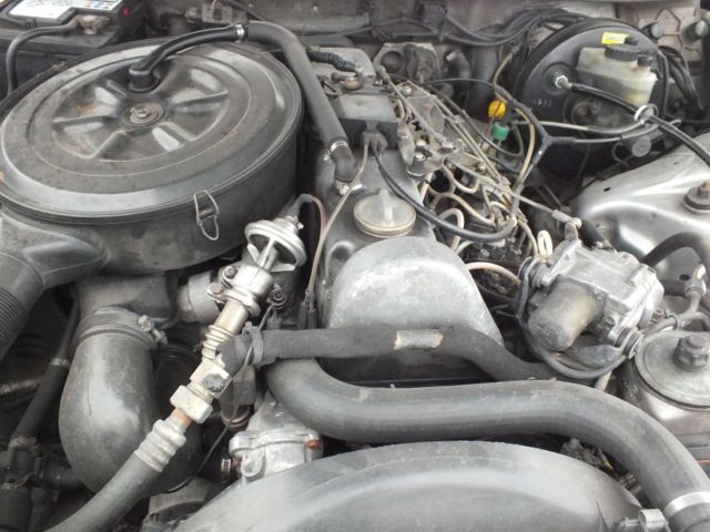 1984 Silver Mercedes-Benz 300-Series Sedan