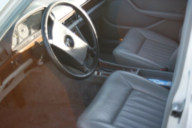 1984 White Mercedes-Benz 300-Series Sedan