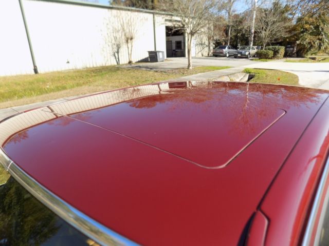 1984 Orient red Mercedes-Benz 300-Series sedan