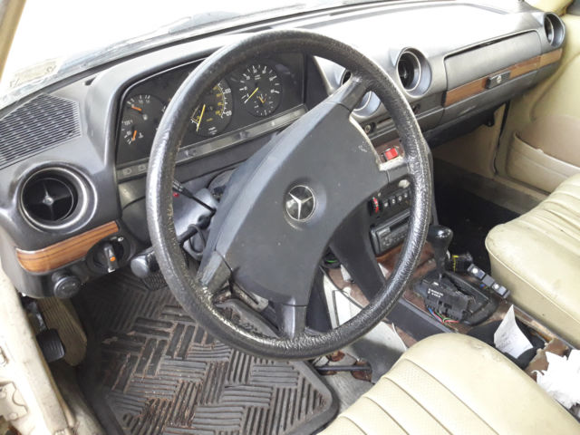 1984 Yellow Mercedes-Benz 300-Series Sedan