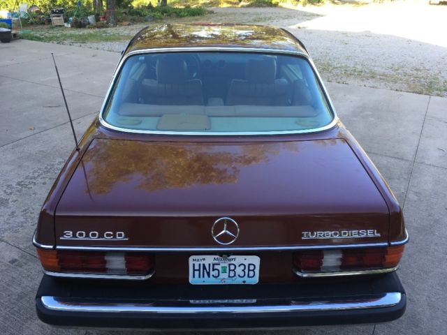 1984 Burgundy Mercedes-Benz 300-Series Coupe