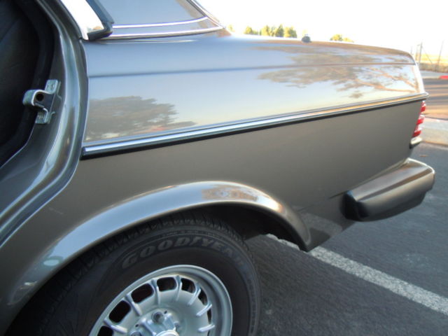 1984 Dark Taupe Mercedes-Benz 300-Series 4 Door Sedan