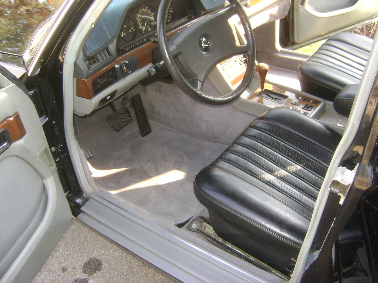 1984 Black Mercedes-Benz 300-Series