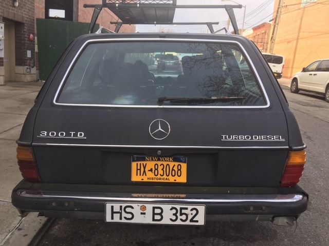 1984 Black Mercedes-Benz 300-Series Wagon