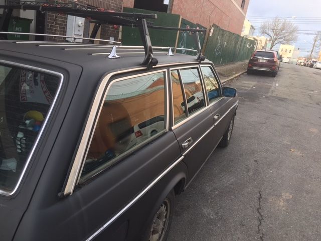 1984 Black Mercedes-Benz 300-Series Wagon
