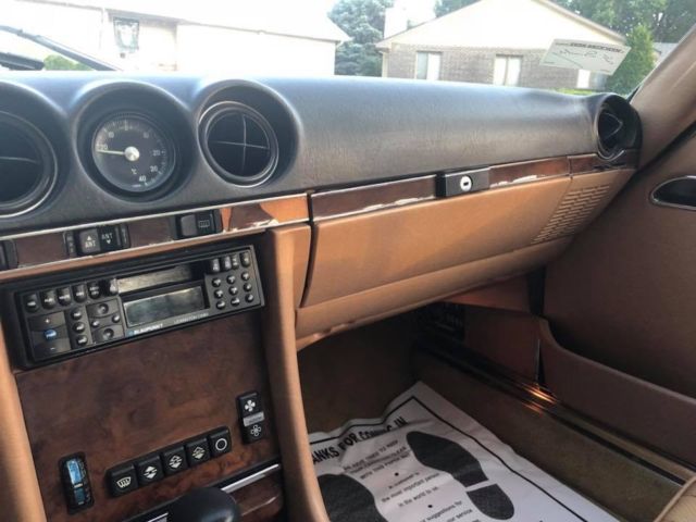 1984 Black Mercedes-Benz 300-Series