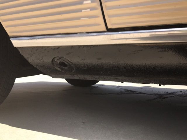 1984 Gold Mercedes-Benz SL-Class Convertible