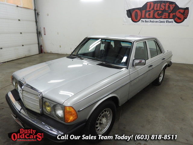 1984 Silver Mercedes-Benz 300 D --