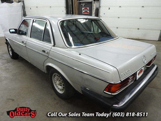 1984 Silver Mercedes-Benz 300 D --