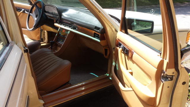 1984 Tan Mercedes-Benz 300-Series Sedan