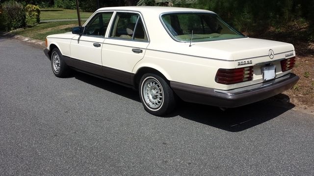1984 Tan Mercedes-Benz 300-Series Sedan
