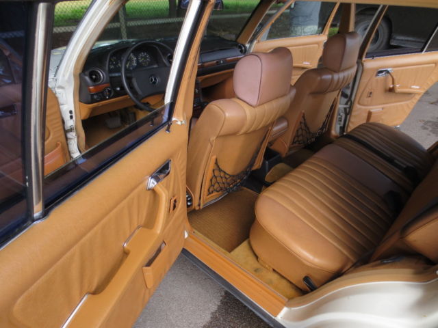 1984 White Mercedes-Benz 300-Series Wagon