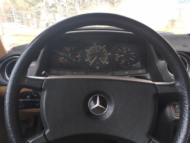 1984 Gray Mercedes-Benz 300-Series Sedan