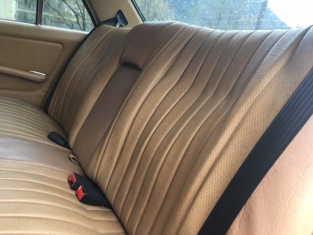 1984 Gray Mercedes-Benz 300-Series Sedan