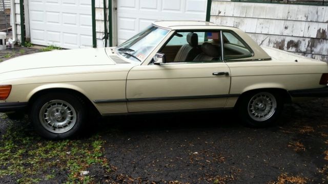 19840000 Mercedes-Benz SL-Class Convertible