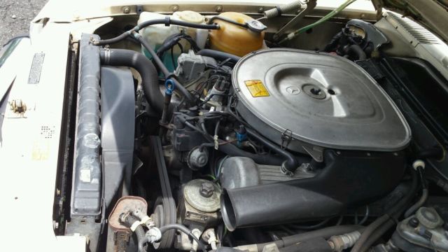 19840000 Mercedes-Benz SL-Class Convertible