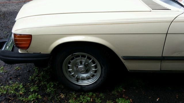 19840000 Mercedes-Benz SL-Class Convertible