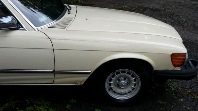 19840000 Mercedes-Benz SL-Class Convertible