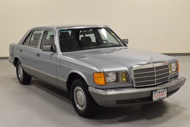 1984 Blue Mercedes-Benz 500 Sel Sedan