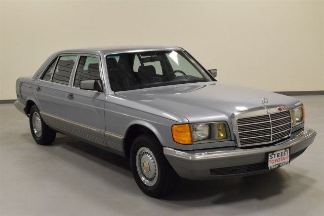 1984 Blue Mercedes-Benz 500 Sel Sedan