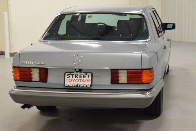 1984 Blue Mercedes-Benz 500 Sel Sedan