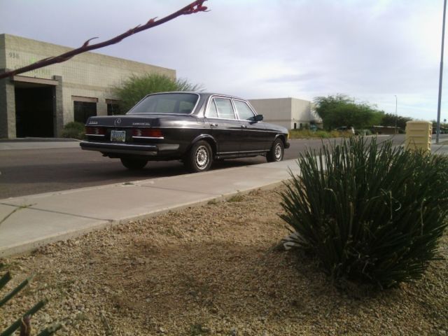 1984 Mercedes-Benz 300-Series