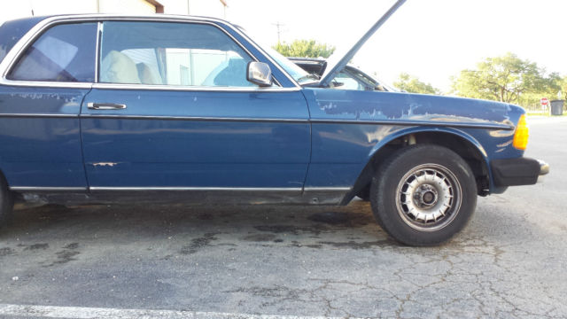 1984 Blue Mercedes-Benz 300-Series Coupe