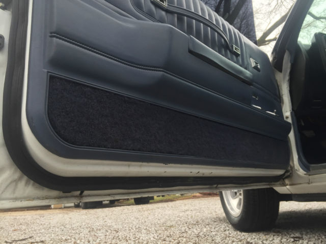 1984 White Chevrolet Monte Carlo Coupe