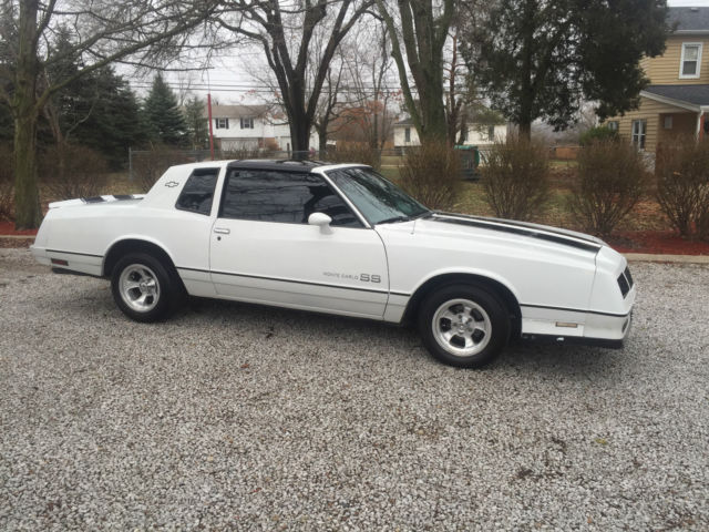 1984 White Chevrolet Monte Carlo Coupe
