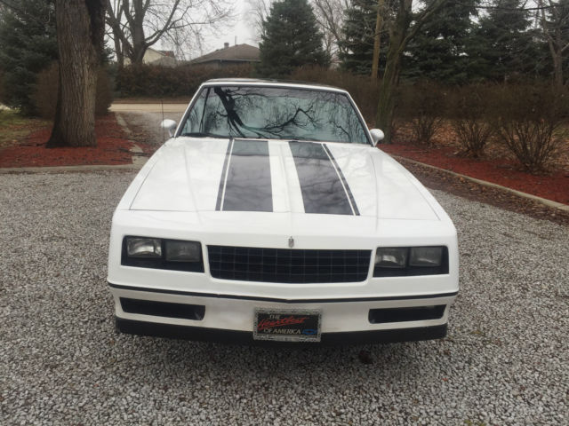 1984 White Chevrolet Monte Carlo Coupe