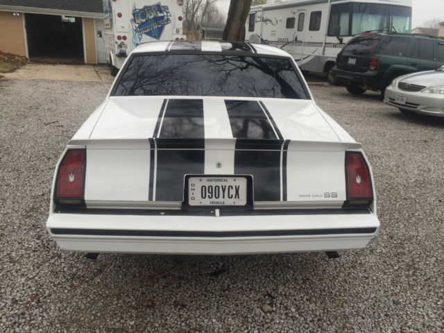 1984 White Chevrolet Monte Carlo Coupe