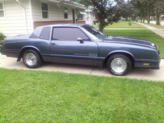 1984 Blue Chevrolet Monte Carlo Coupe