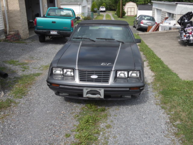 1984 GRAY-BLACK Ford Mustang Convertible