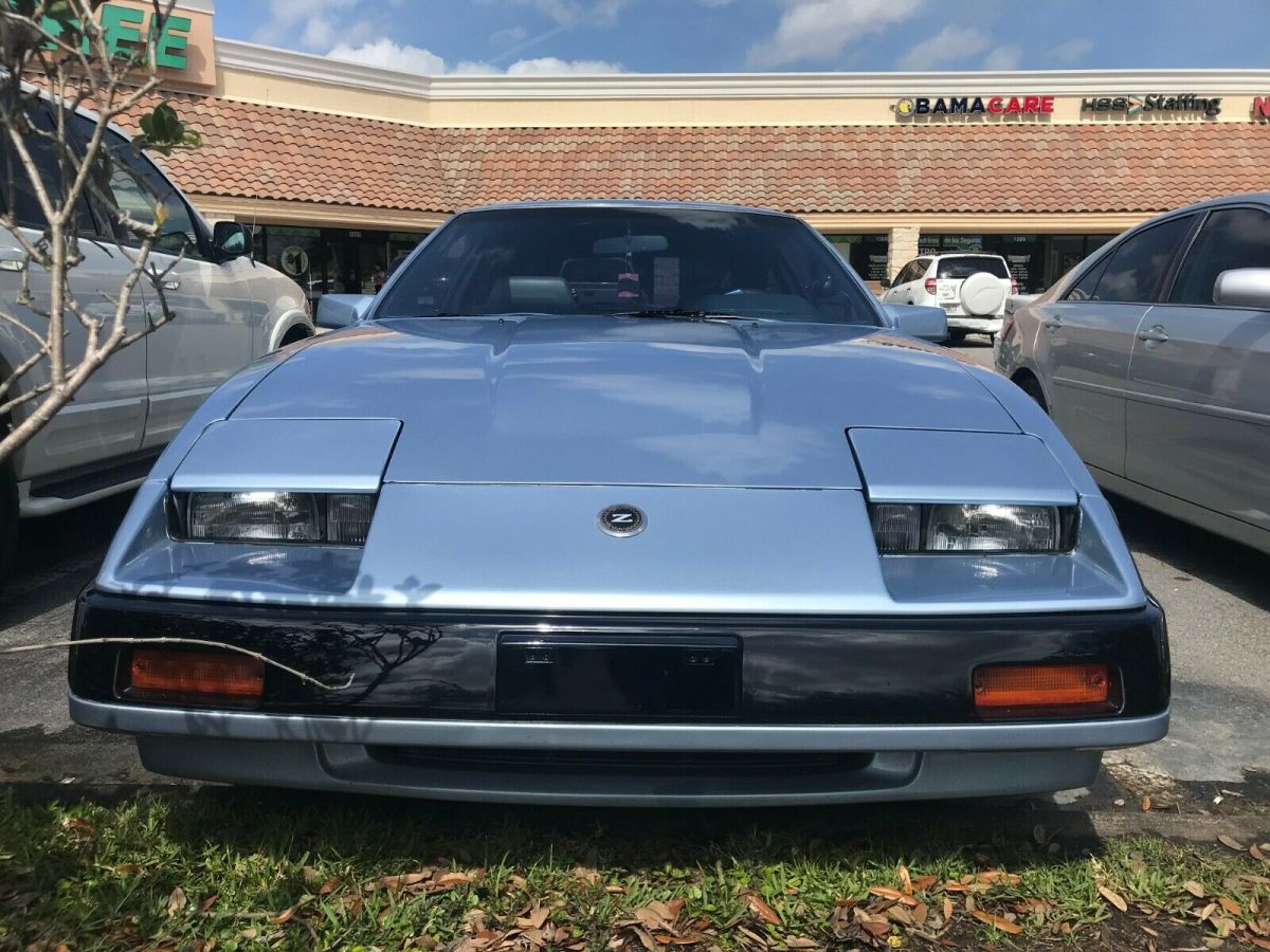 1985 Silver Nissan 300ZX Coupe