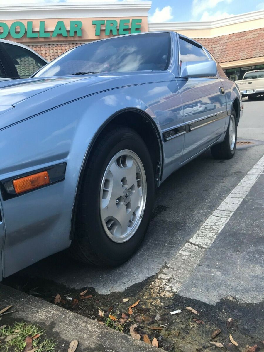 1985 Silver Nissan 300ZX Coupe