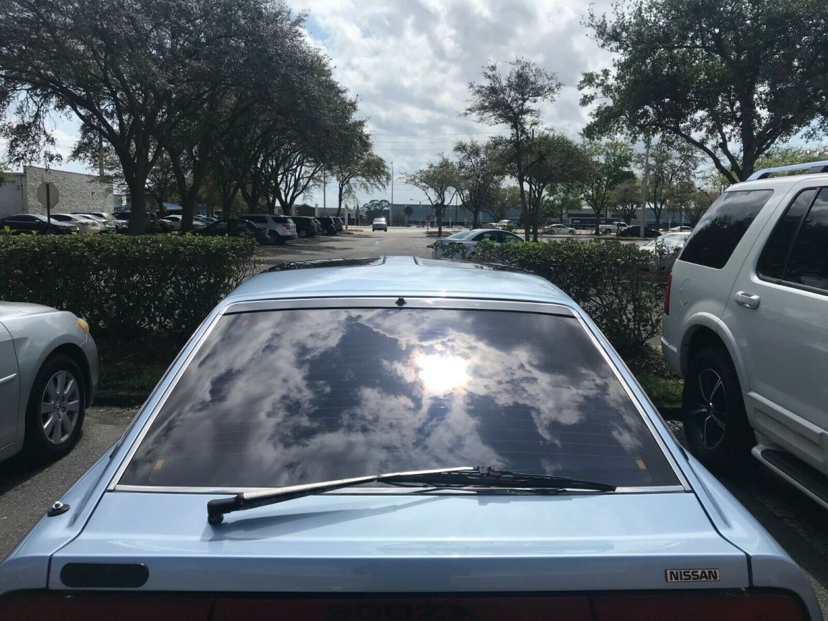 1985 Silver Nissan 300ZX Coupe