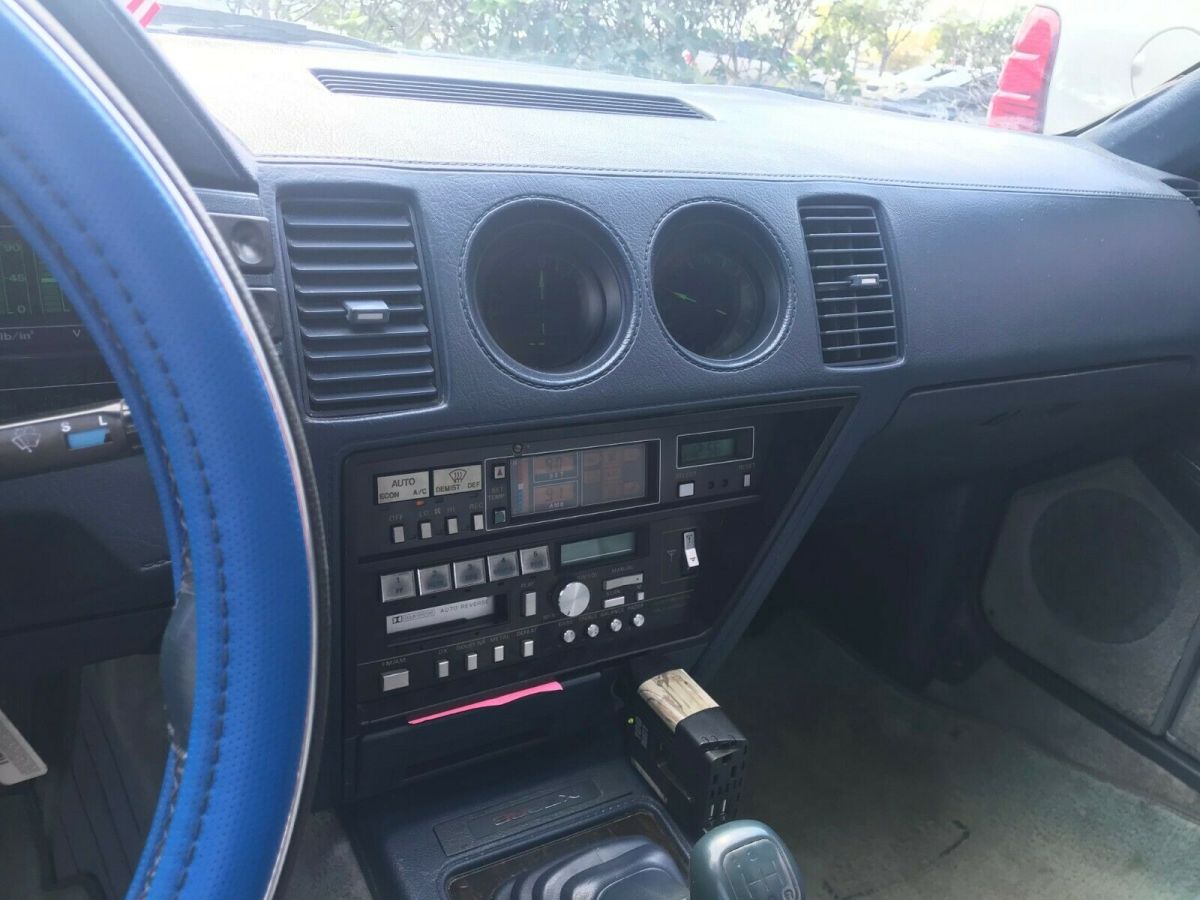1985 Silver Nissan 300ZX Coupe