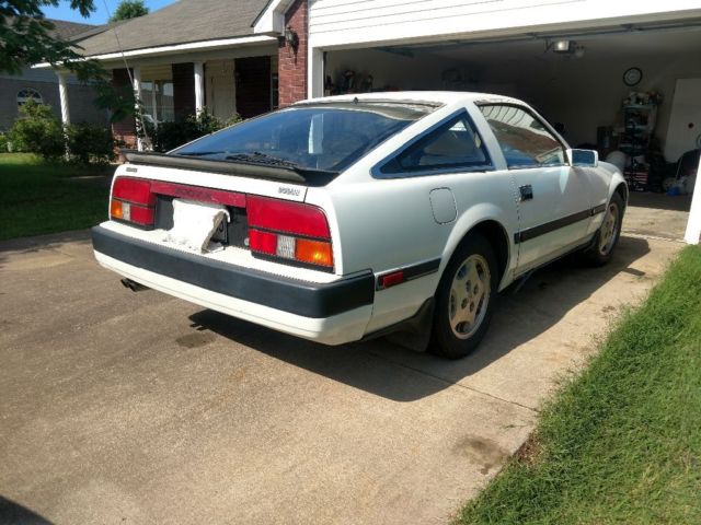 1984 White Nissan 300ZX Hatchback