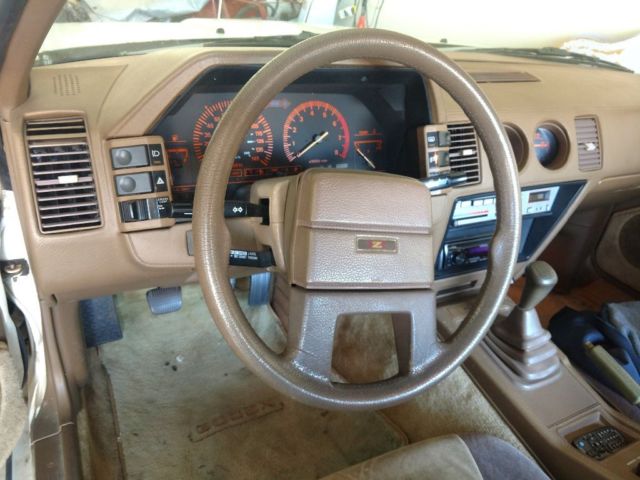 1984 White Nissan 300ZX Hatchback