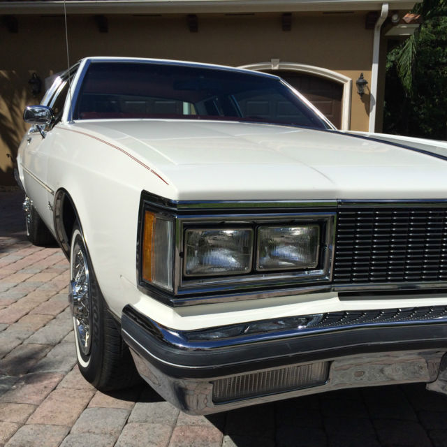 1984 White Oldsmobile Delta 88 Coupe