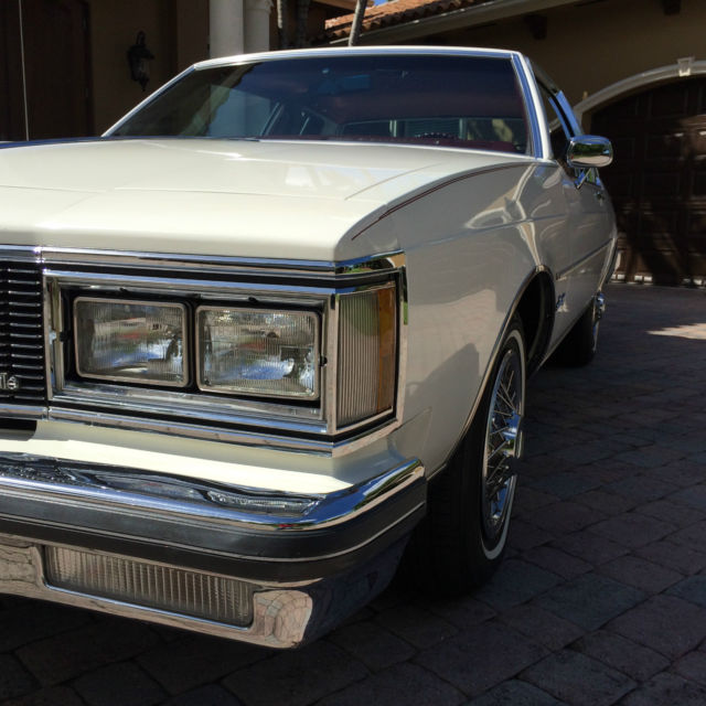 1984 White Oldsmobile Delta 88 Coupe