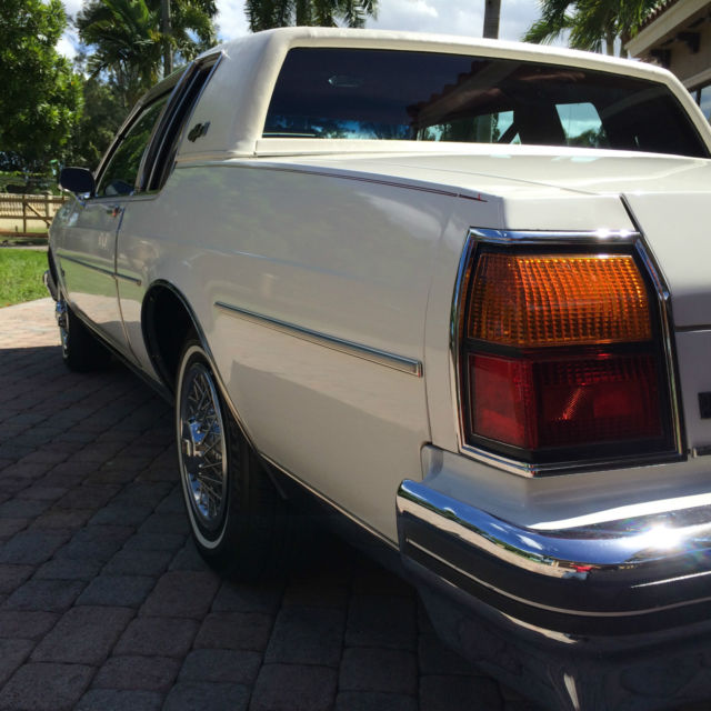 1984 White Oldsmobile Delta 88 Coupe