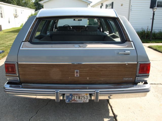 1984 Gray Oldsmobile Custom Cruiser Station Wagon
