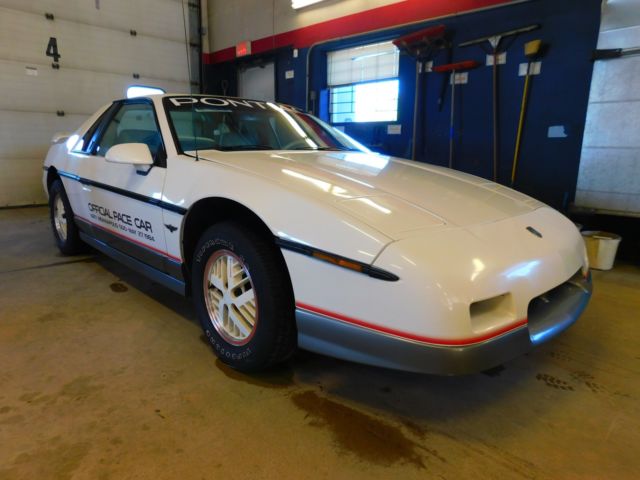 1984 White Pontiac Fiero